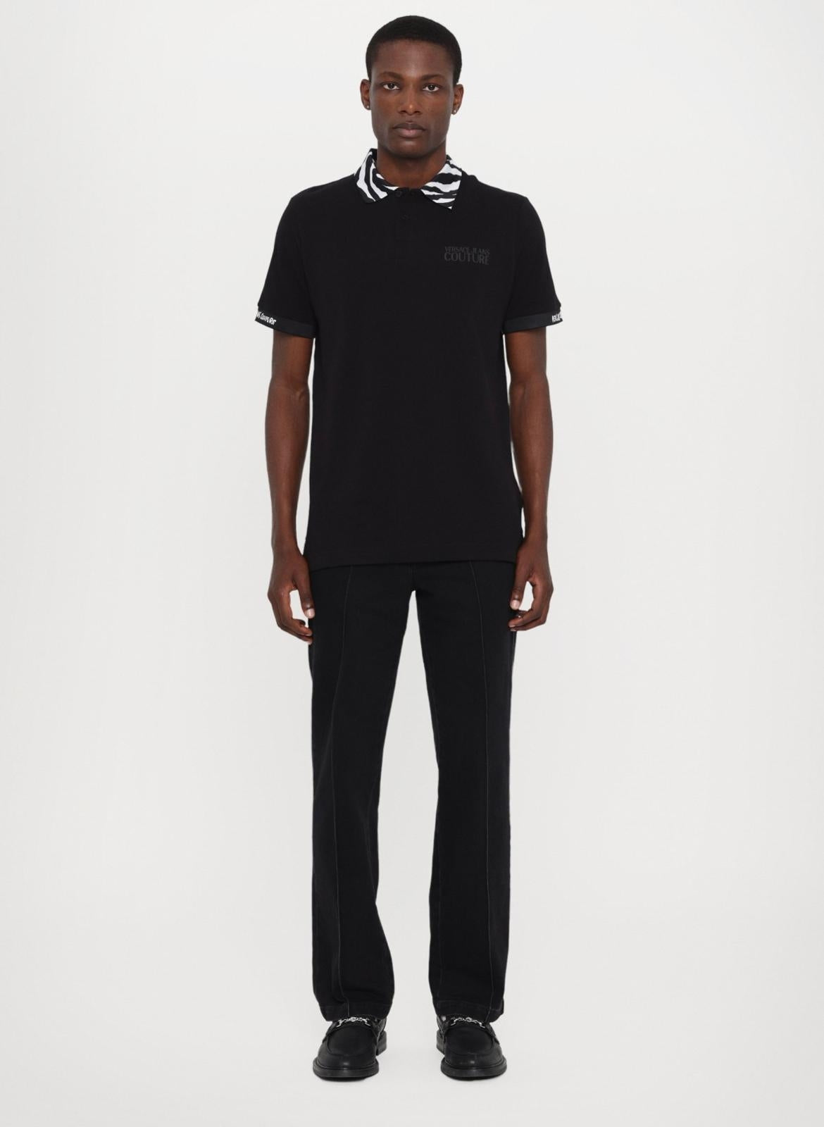 Polo Versace Jeans Couture in pique con logo sul petto e colletto fantasia uomo