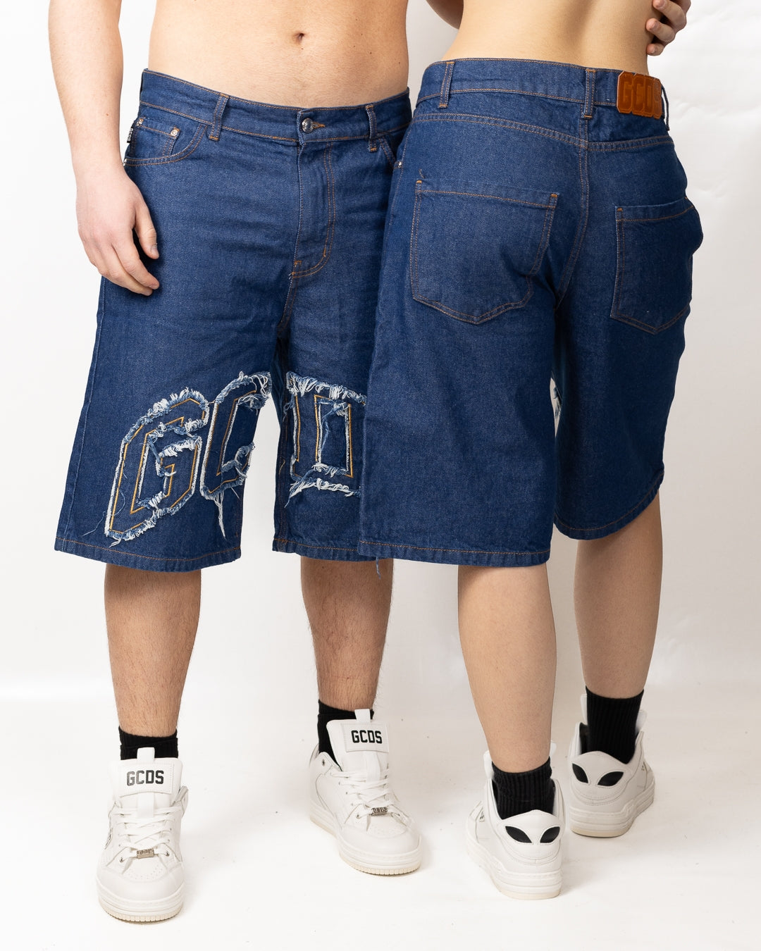 Bermuda GCDS in denim "Logo Lounge"
