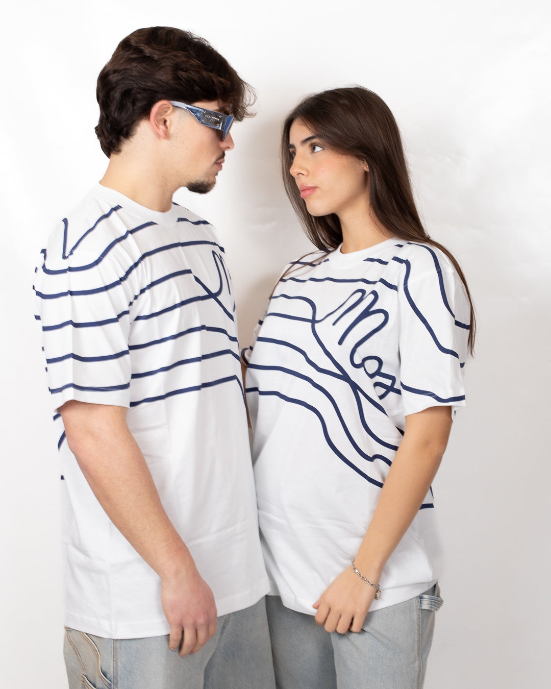 T-Shirt Moschino con stampa a righe