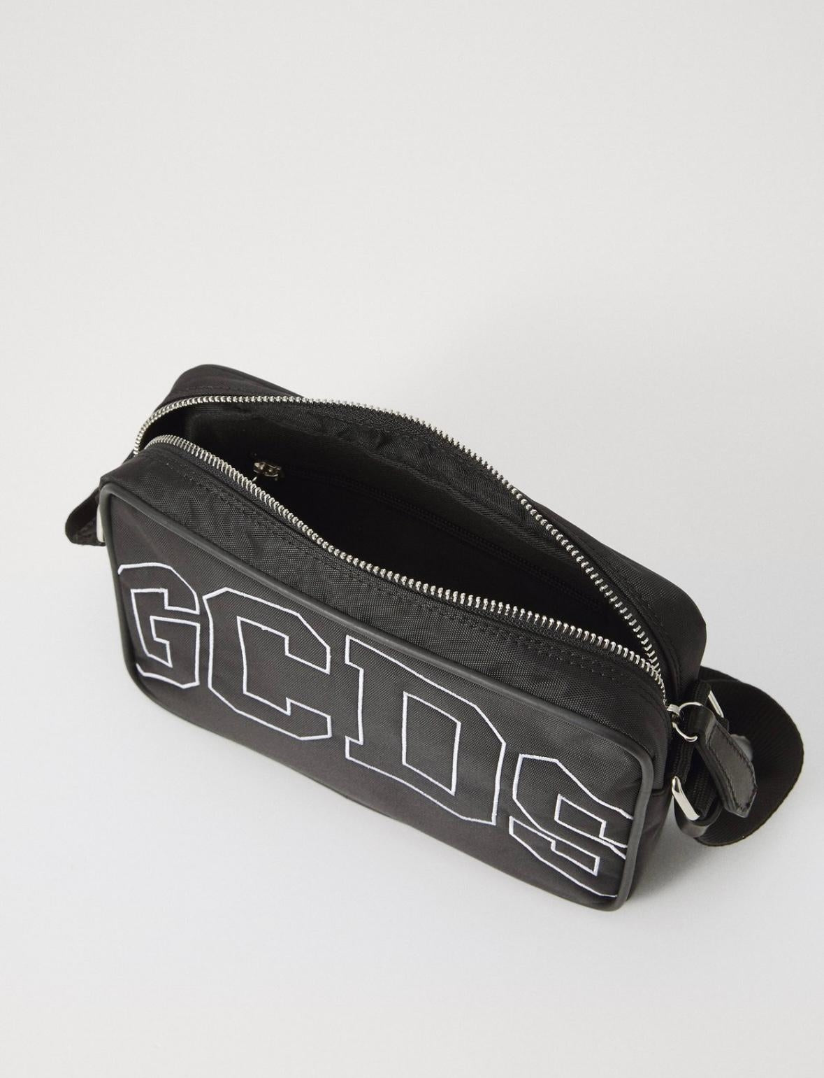Tracolla GCDS in nylon con logo ricamato