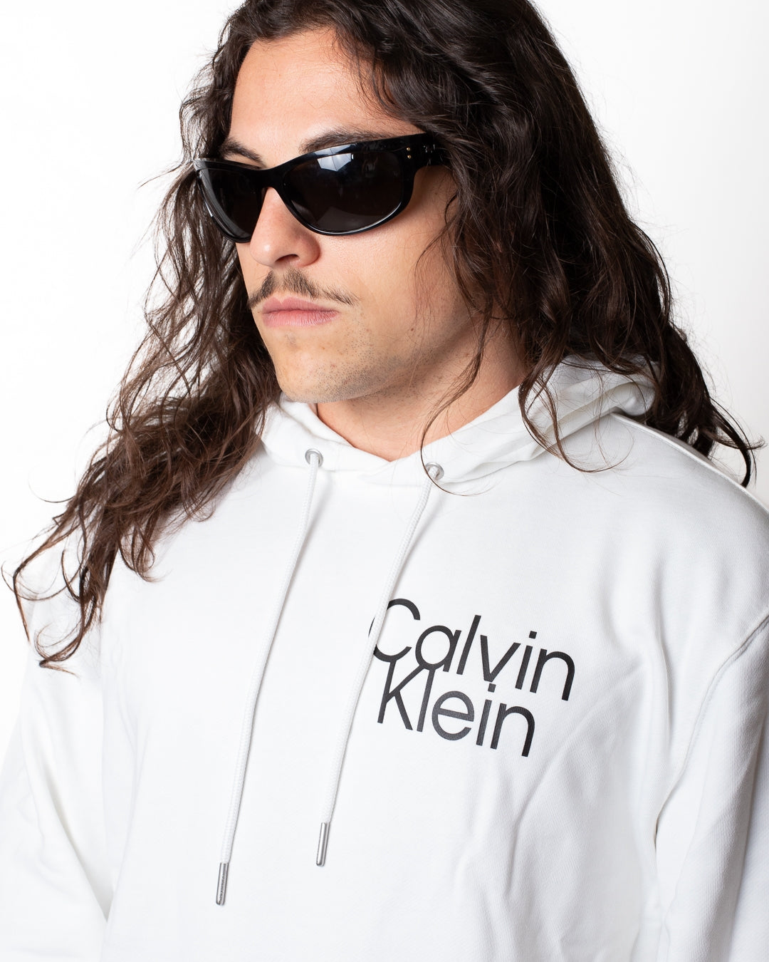 Felpa Calvin Klein con cappuccio e logo a contrasto uomo