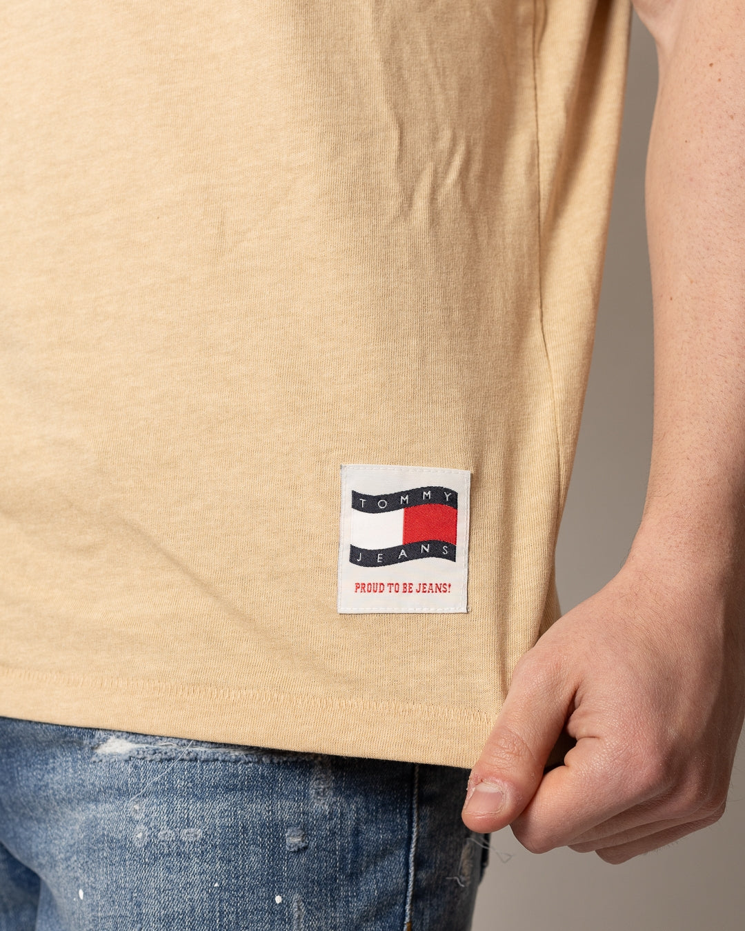 T-Shirt Tommy Jeans "Waving Flag" uomo