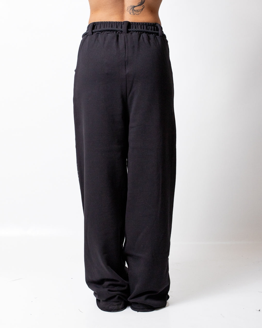 Pantalone Marcelo Burlon in felpa a taglio vivo con strass donna