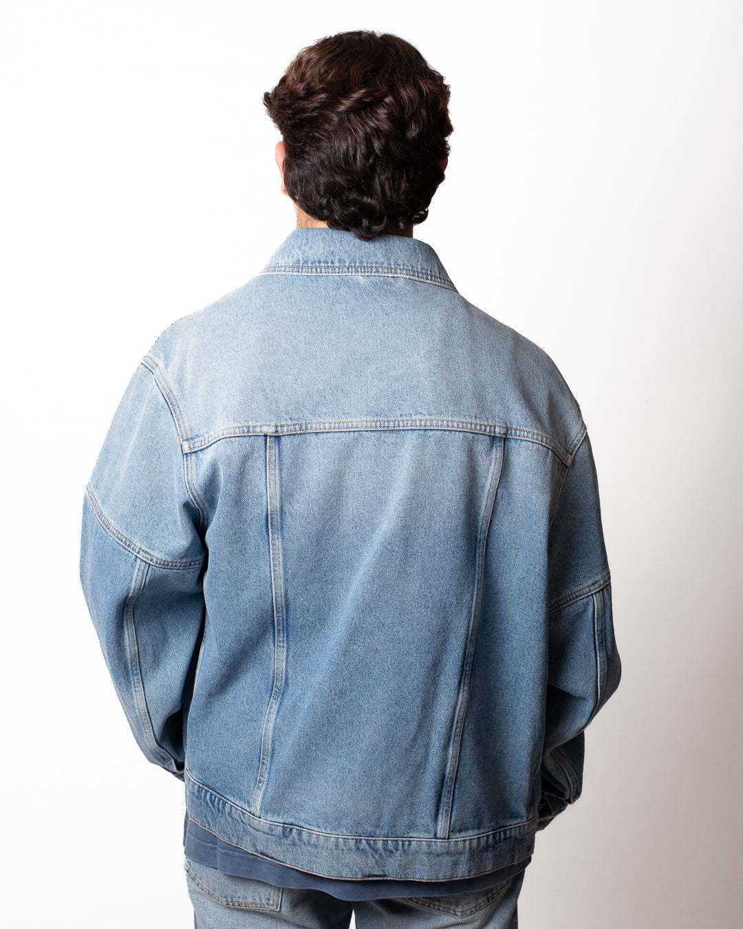 Giubbotto Moschino in denim con patch