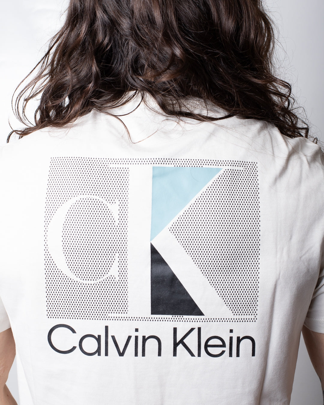 T-Shirt Calvin Klein con maxi stampa logata uomo
