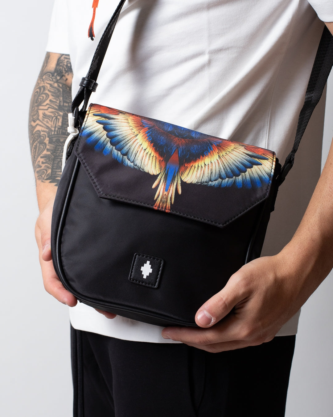 Borsa Marcelo Burlon in nylon con tracolla e logo wings colorfull