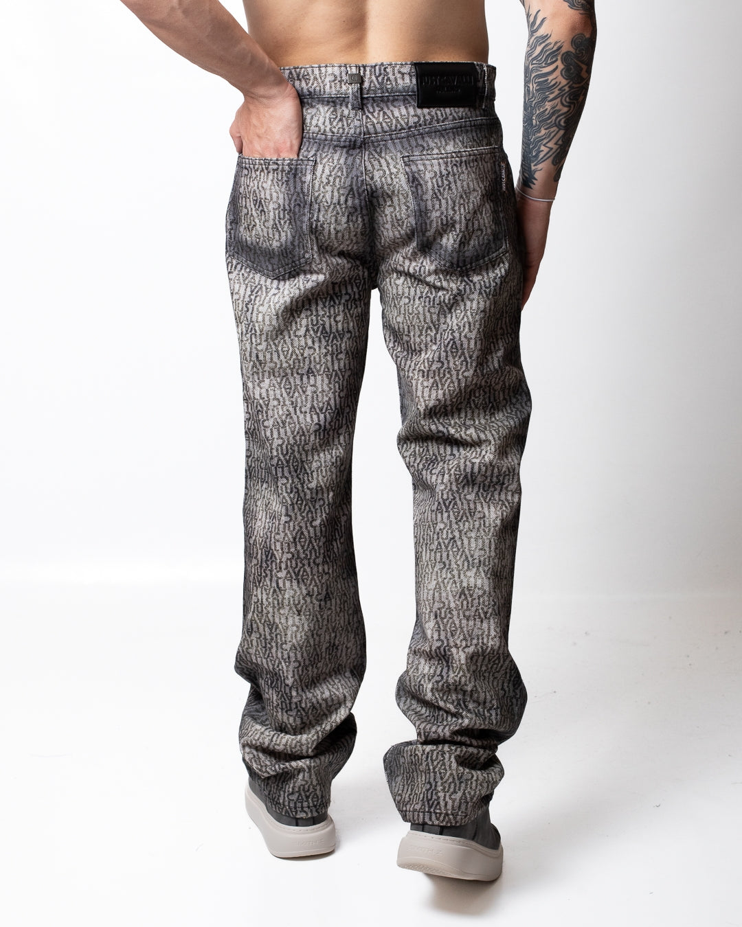 Jeans Just Cavalli regular con logo all-over uomo