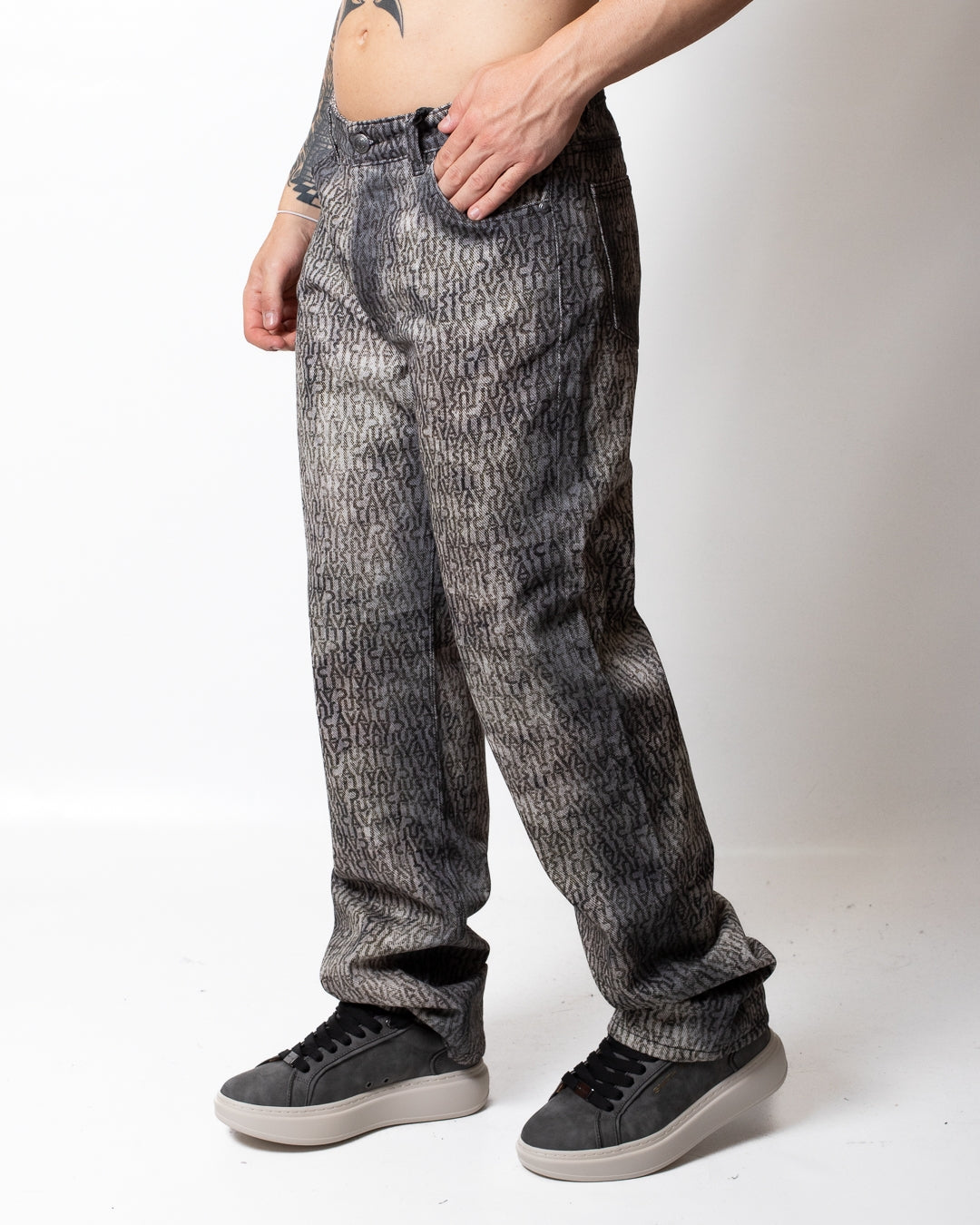 Jeans Just Cavalli regular con logo all-over uomo