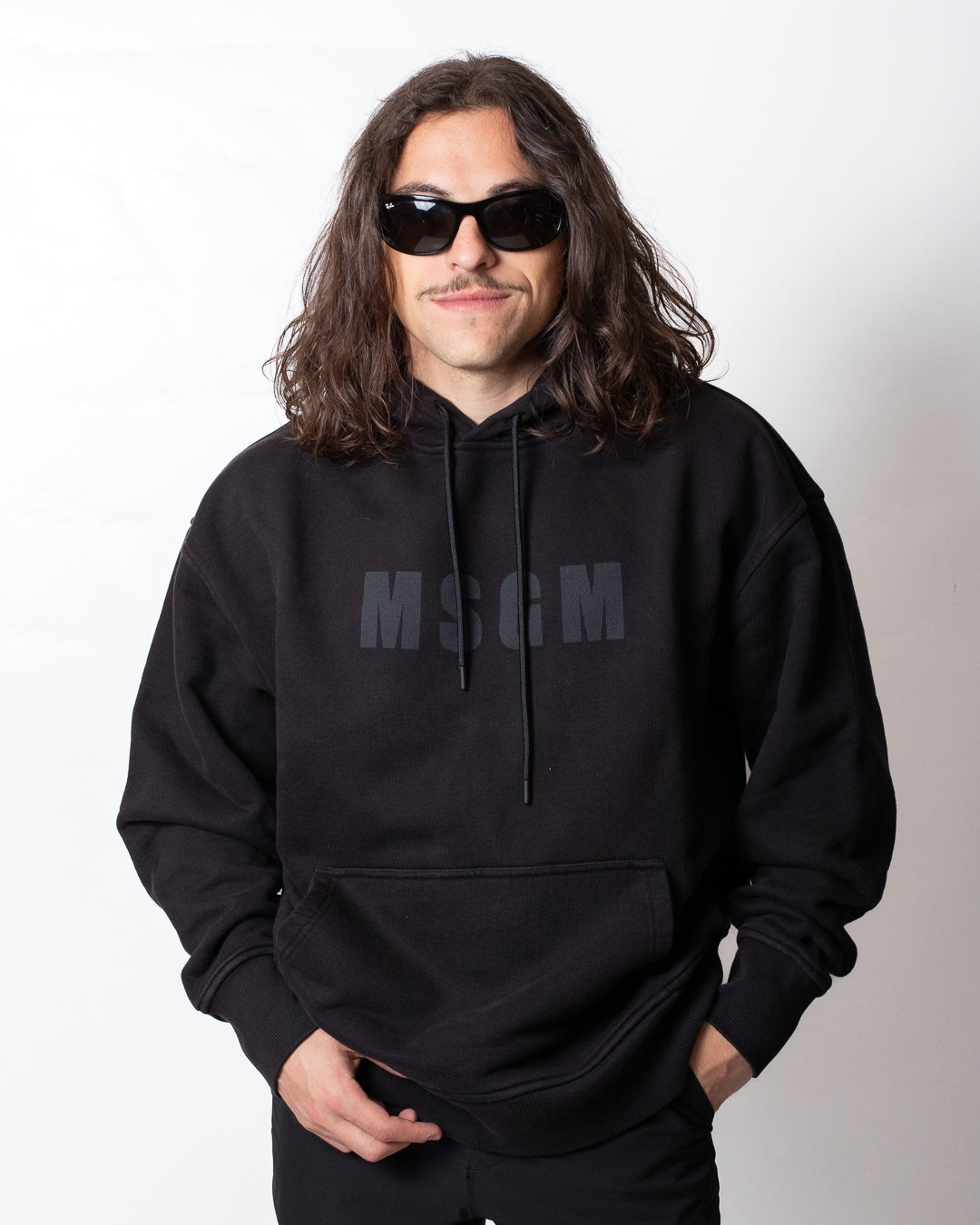 Felpa MSGM con cappuccio e logo tono su tono