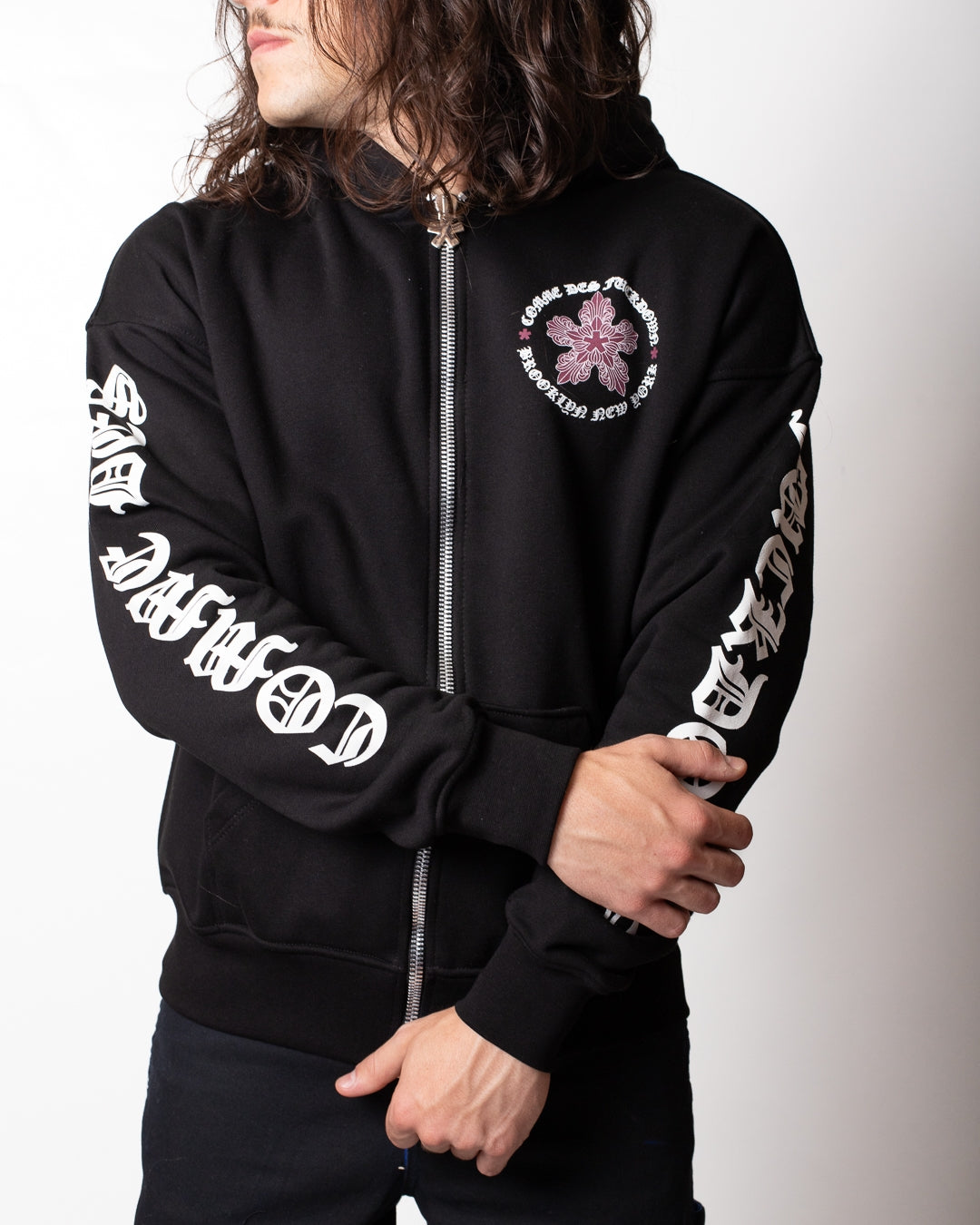 Felpa Comme des Fuckdown fullzip con cappuccio e stampa gothic uomo