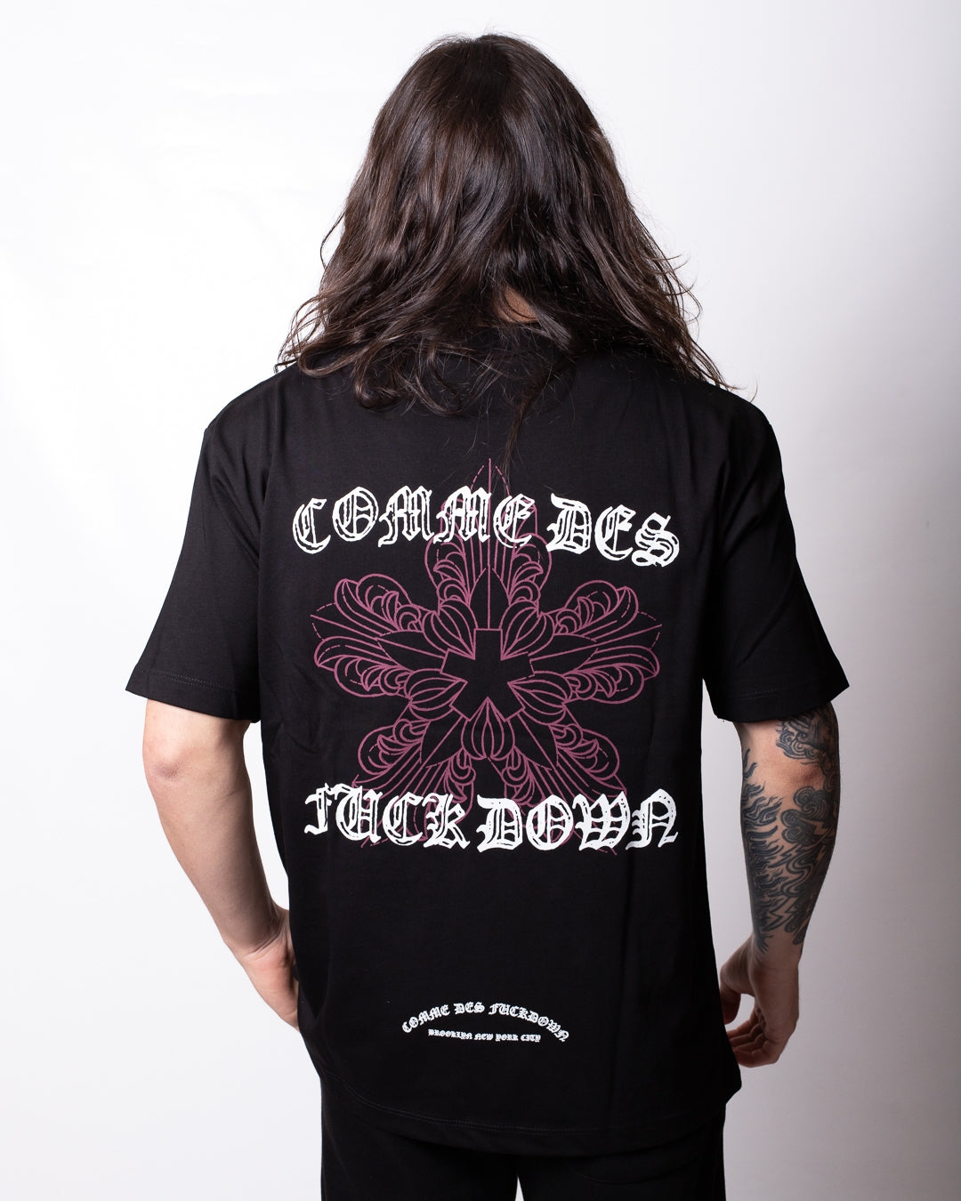 T-Shirt Comme des Fuckdown con logo gothic uomo