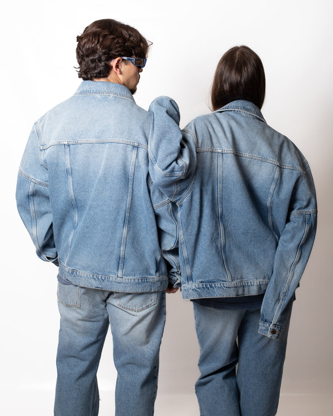 Giubbotto Moschino in denim con patch