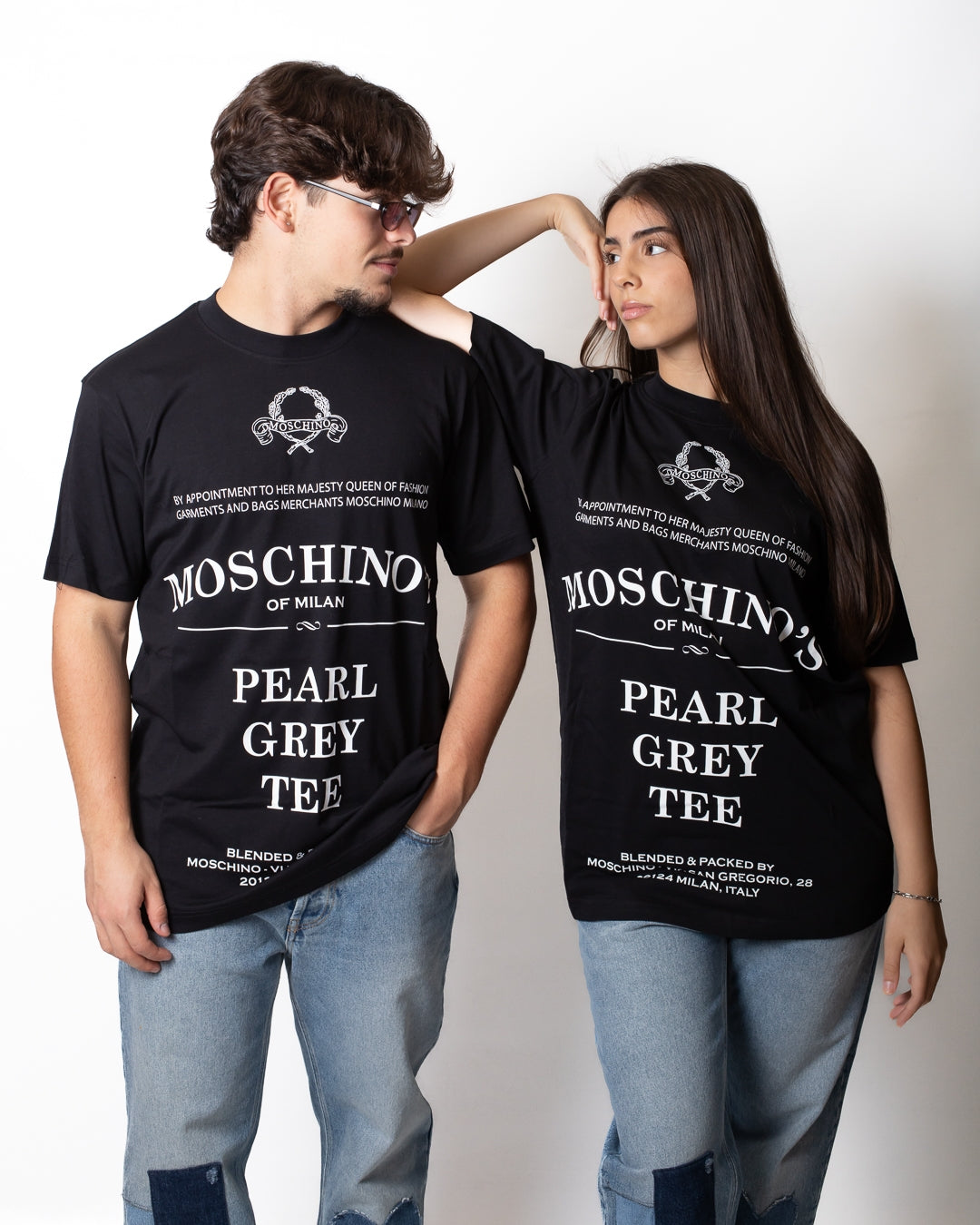 T-Shirt Moschino con stampe all-over