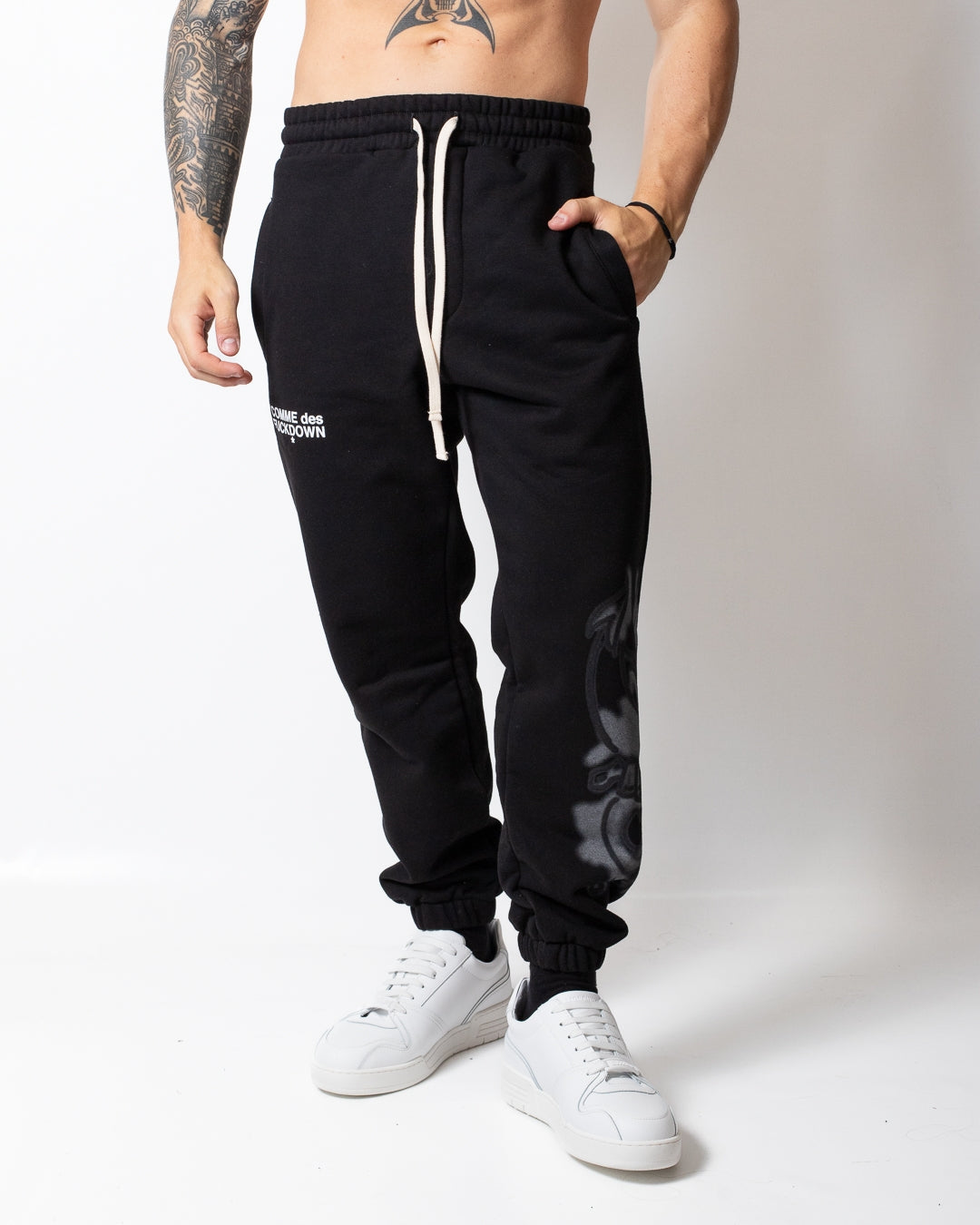 Pantalone Comme des Fuckdown in felpa con logo e stampa uomo