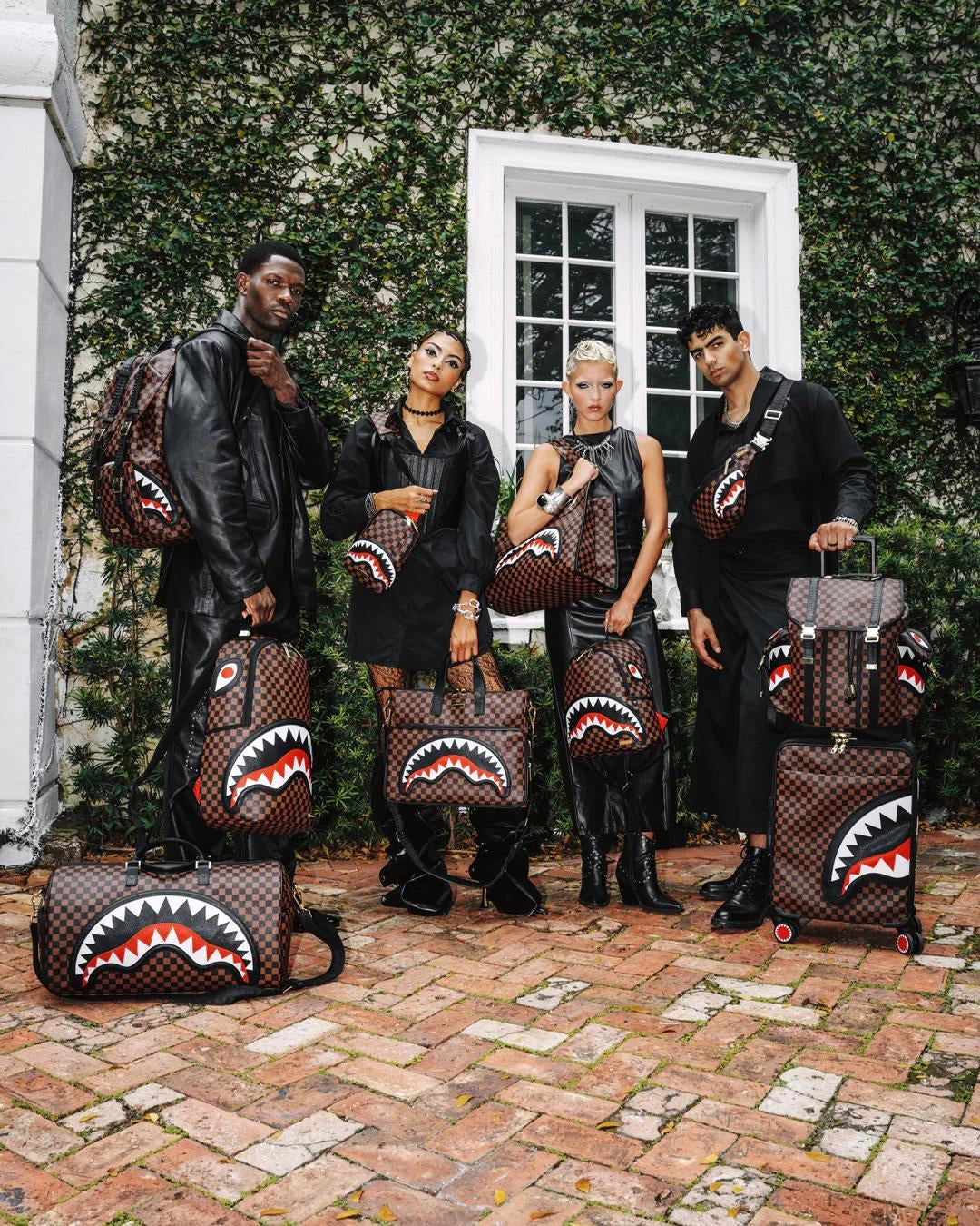 Borsa Sprayground marrone Sawtooth sharks in paris mini duffle