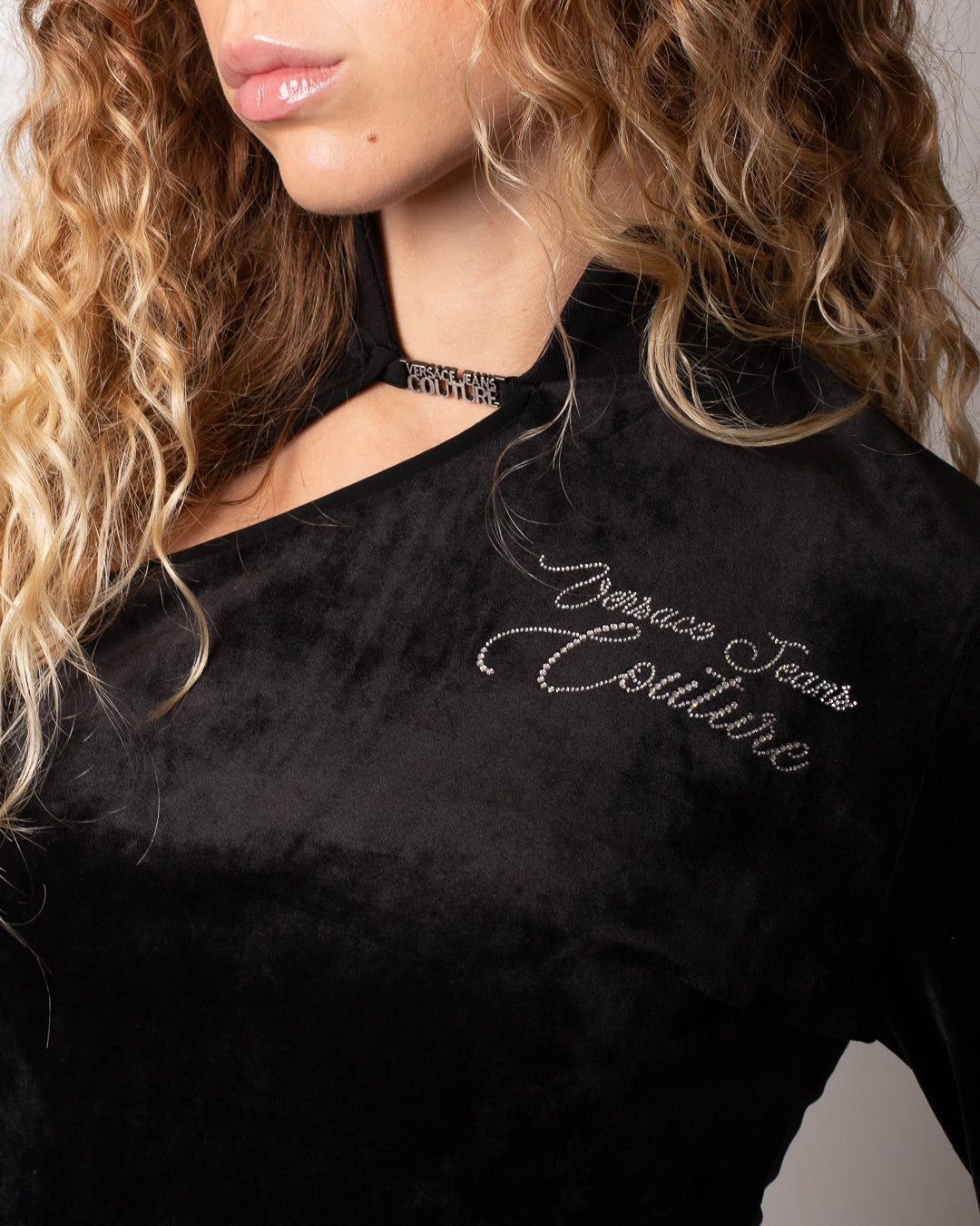 Abito Versace Jeans Couture in velluto con logo in strass donna