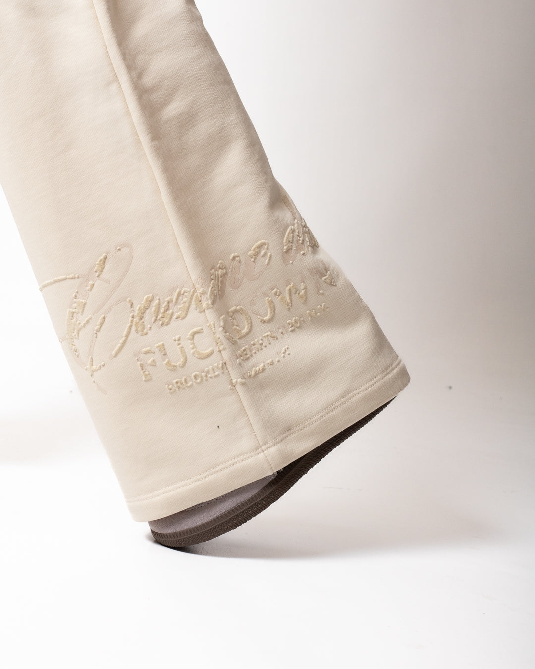 Pantalone Comme des Fuckdown cargo in felpa con stampa donna