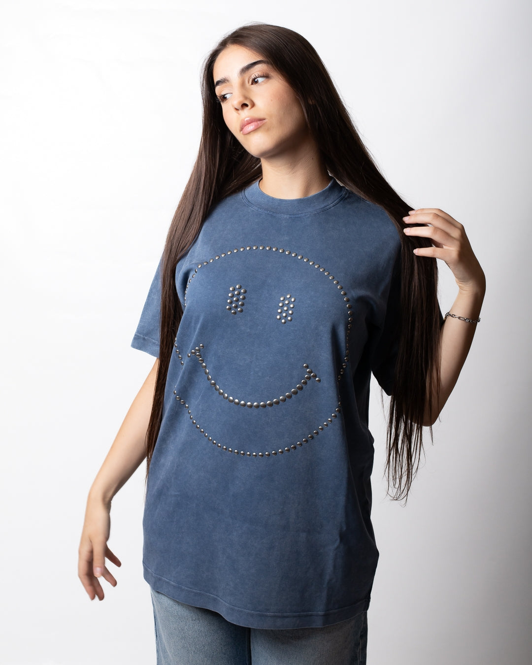 T-Shirt Moschino "Smiley" con borchie