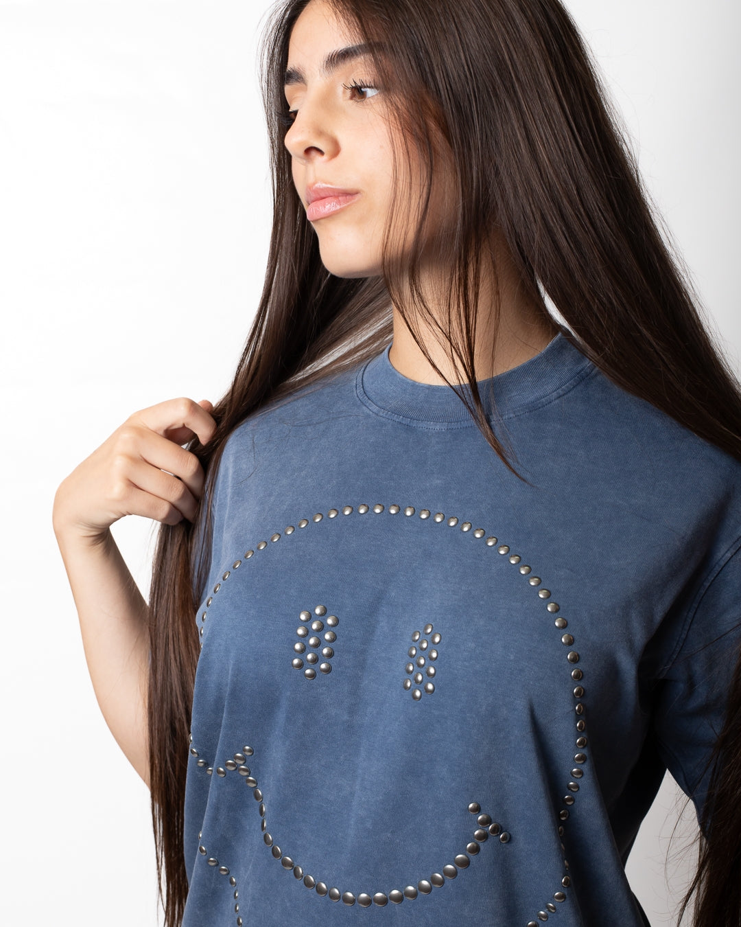 T-Shirt Moschino "Smiley" con borchie