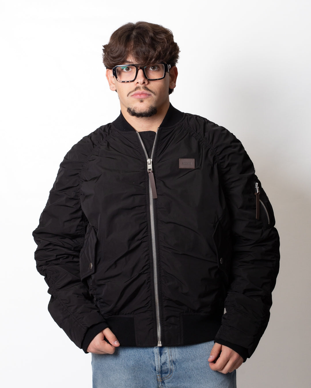 Giubbotto Moschino modello bomber con patch logata