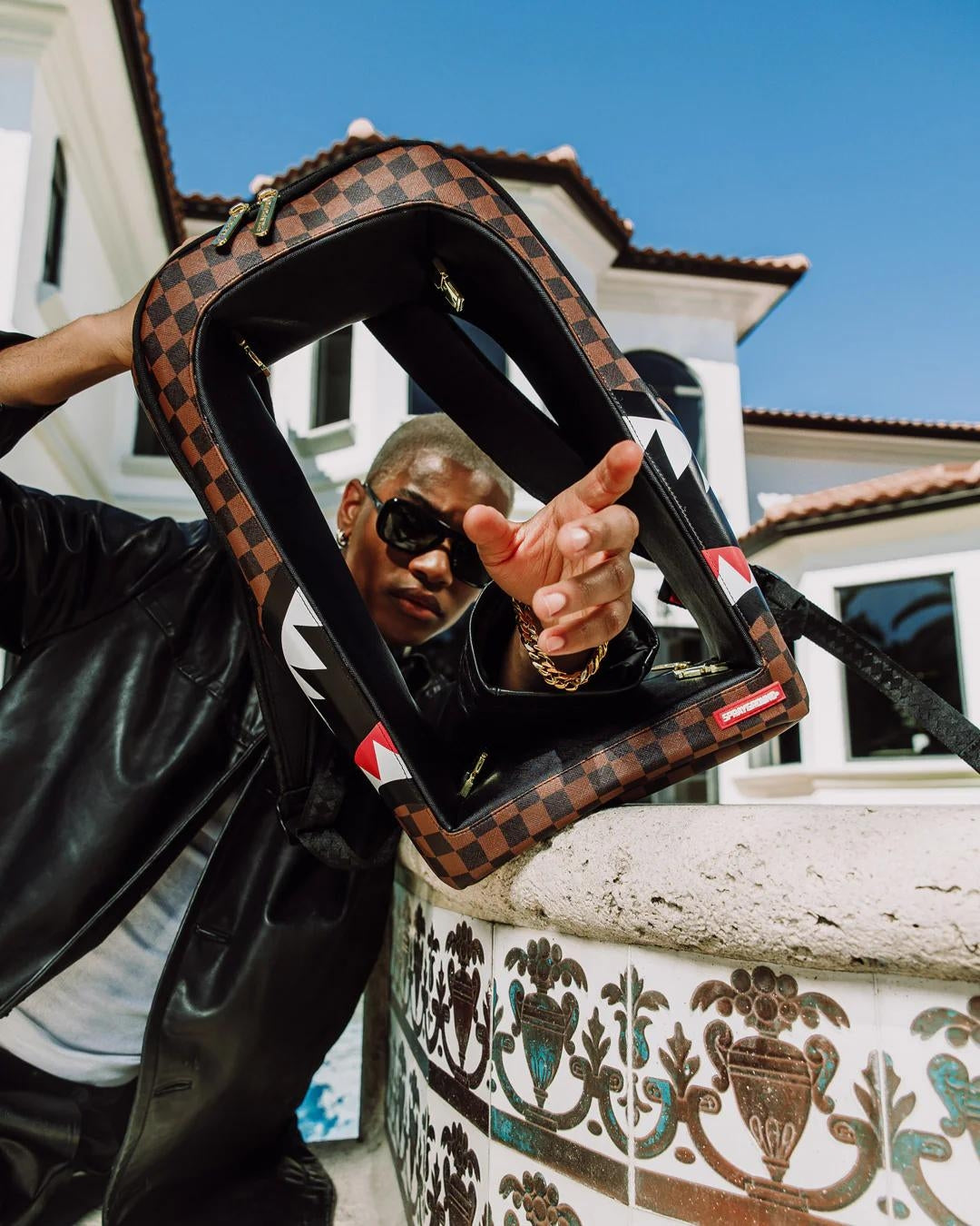 Zaino Sprayground marrone Sharks in a hole in paris dlxsv backpack