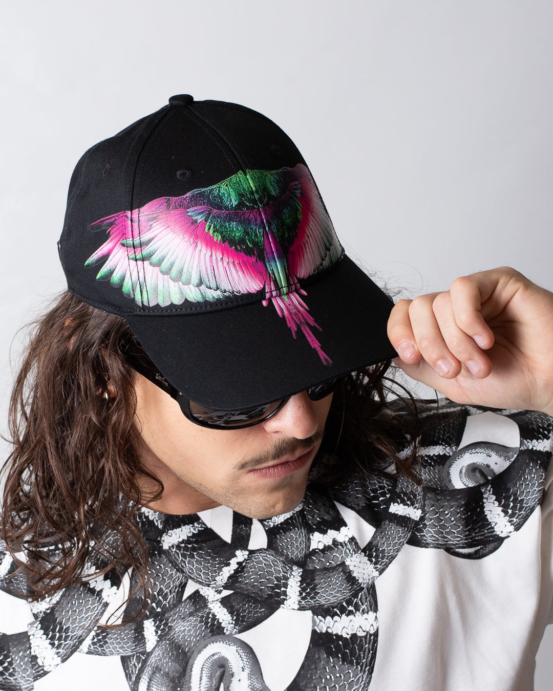 Cappello Marcelo Burlon con visiera "Wings Colorfull Pink"
