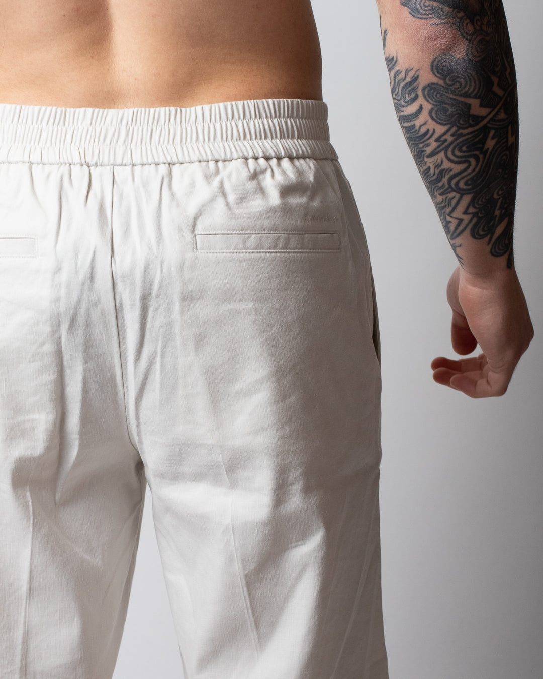 Bermuda Calvin Klein in misto lino con ricamo uomo