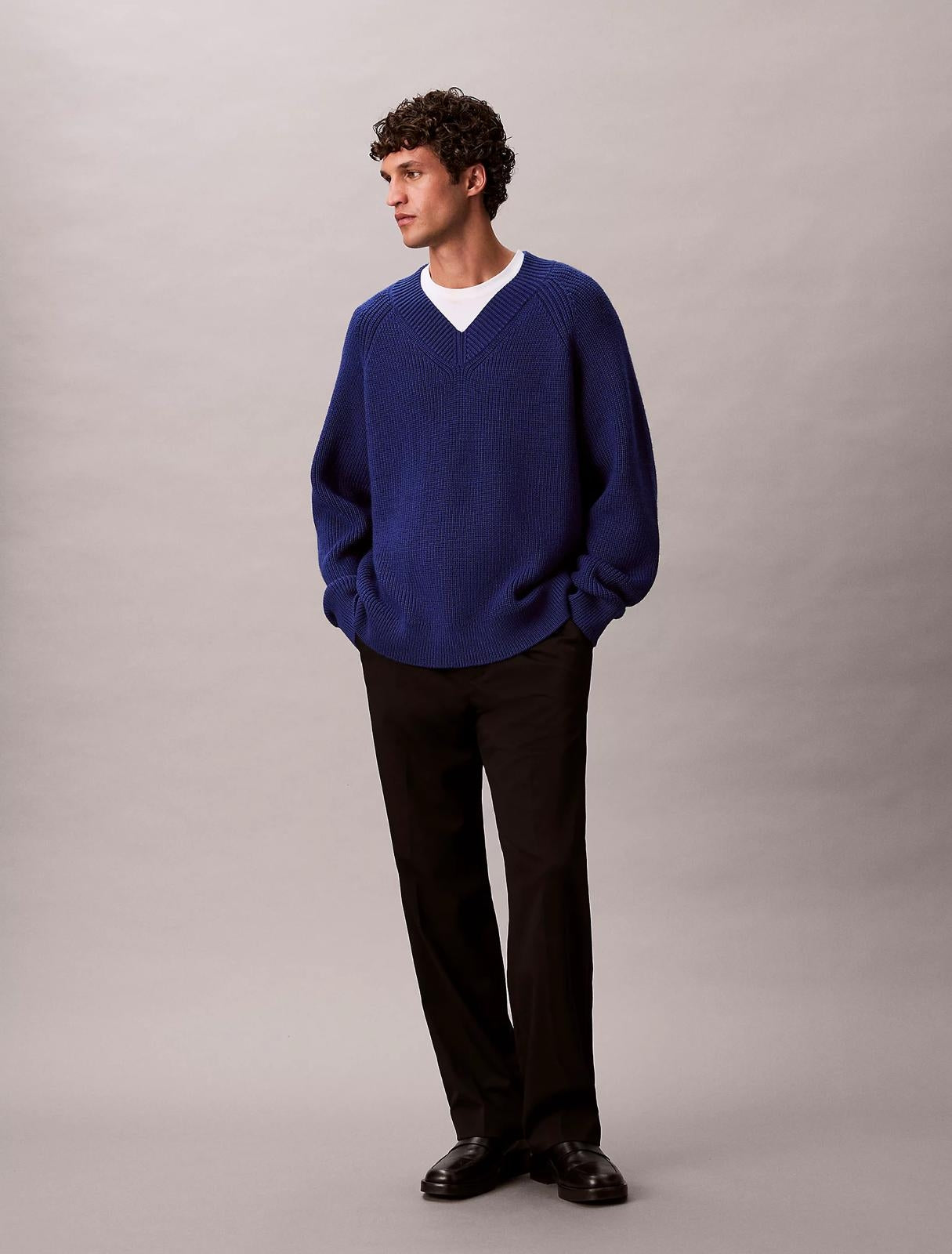Maglia Calvin Klein in misto lana con scollo a V uomo