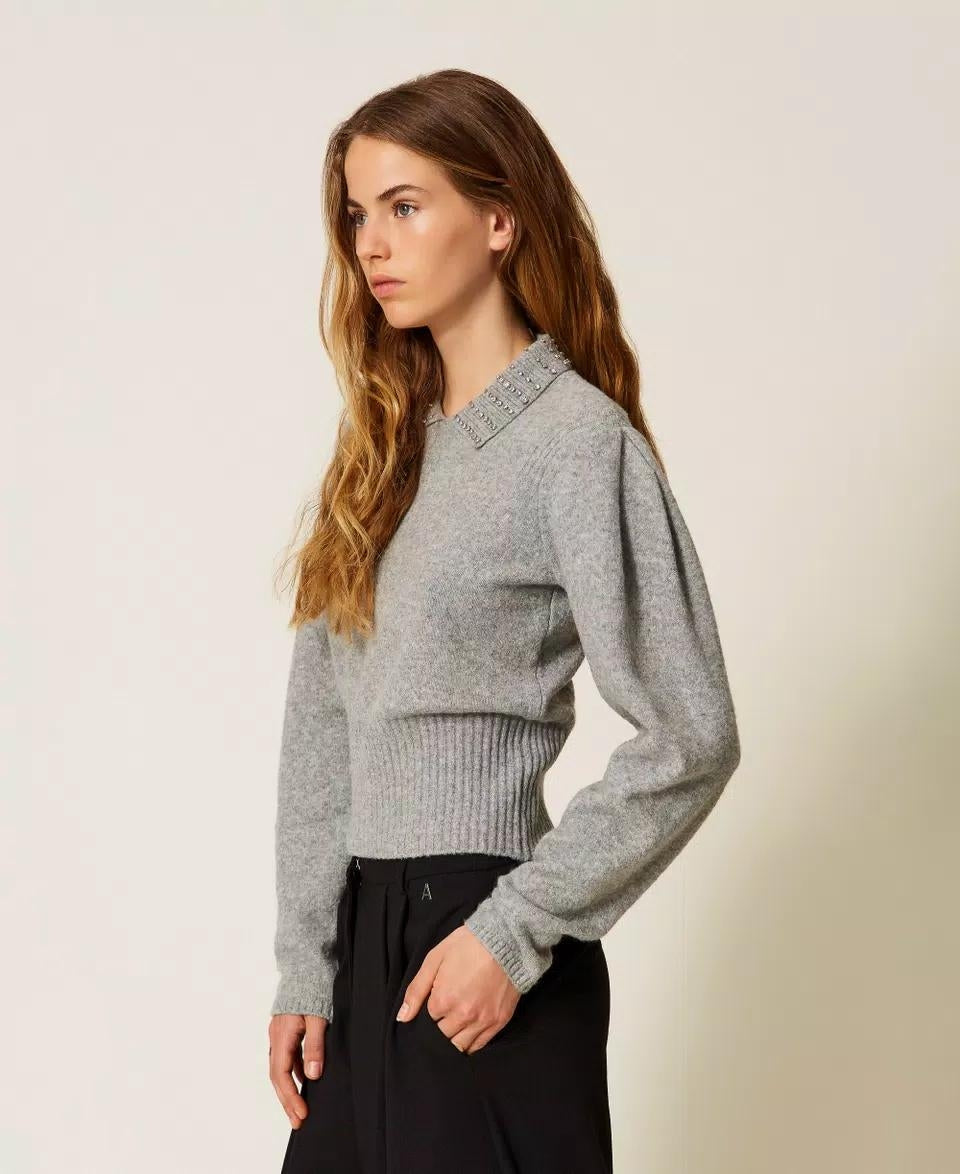 Maglia Twinset Actitude con colletto e gioielli donna