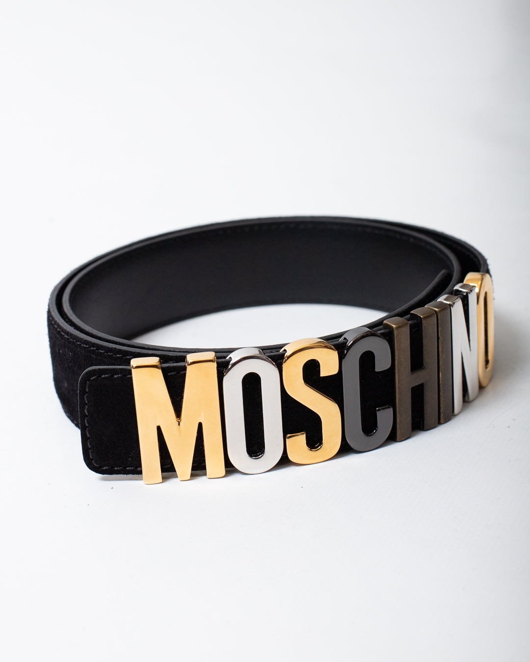 Cinta Moschino in suede con placca logata