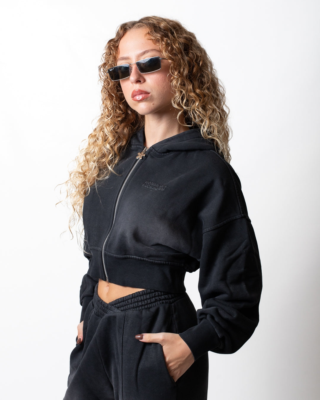 Felpa Comme des Fuckdown cropped fullzip con cappuccio donna