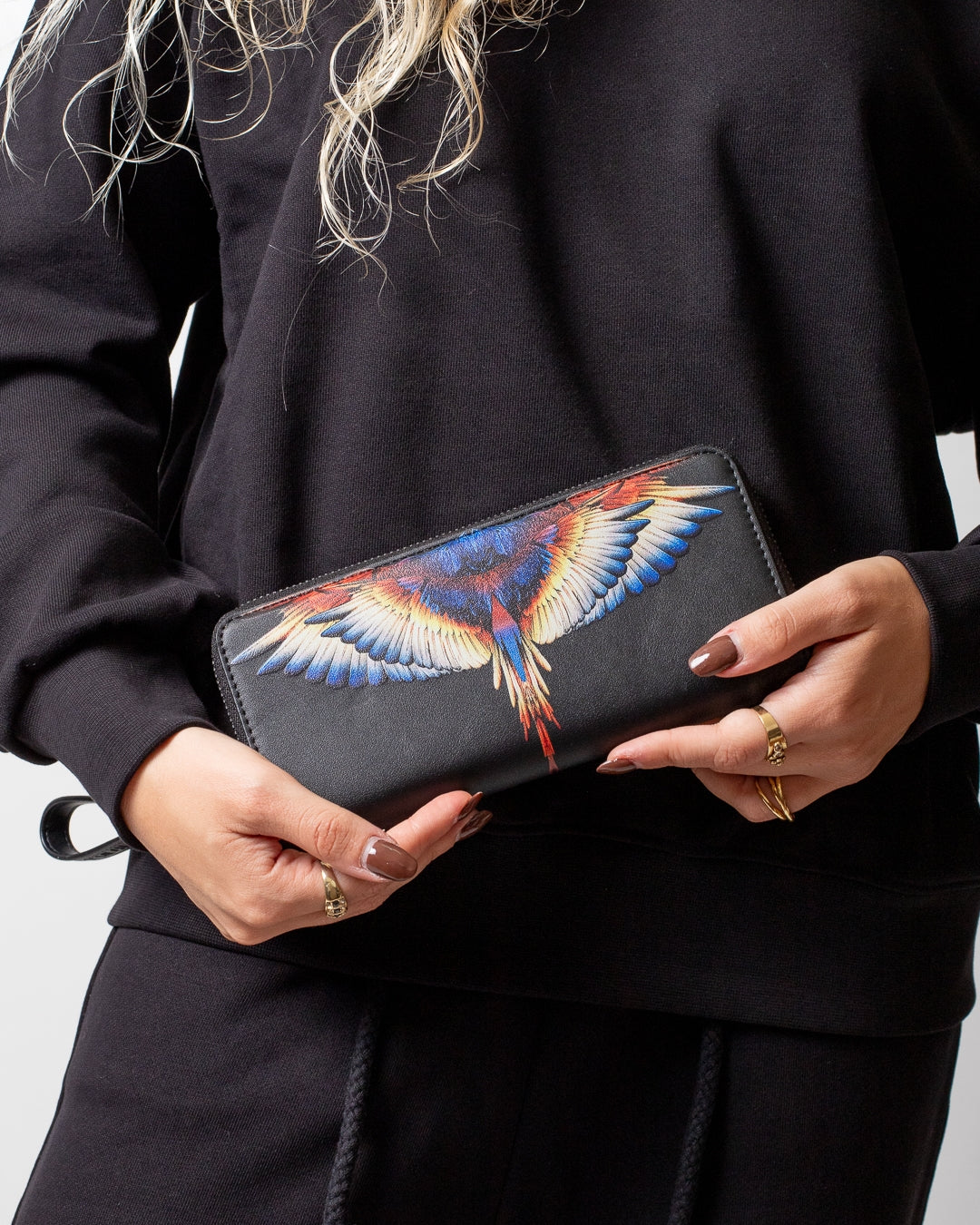 Portafoglio Marcelo Burlon in ecopelle con zip e logo wings