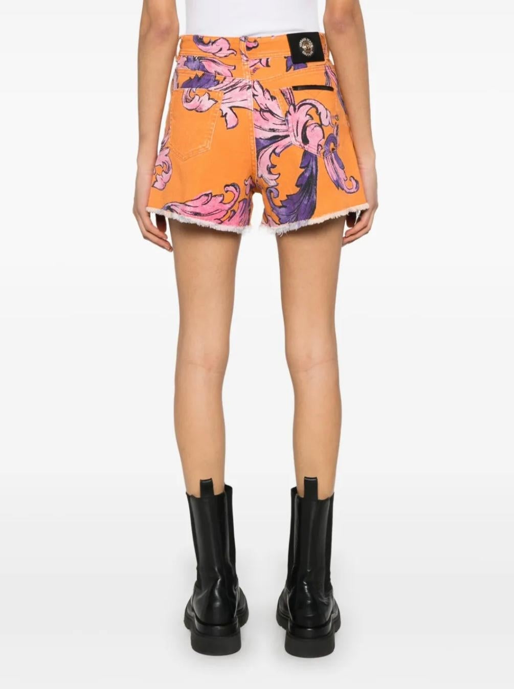Short Versace Jeans Couture "Barocco Outline" all-over donna