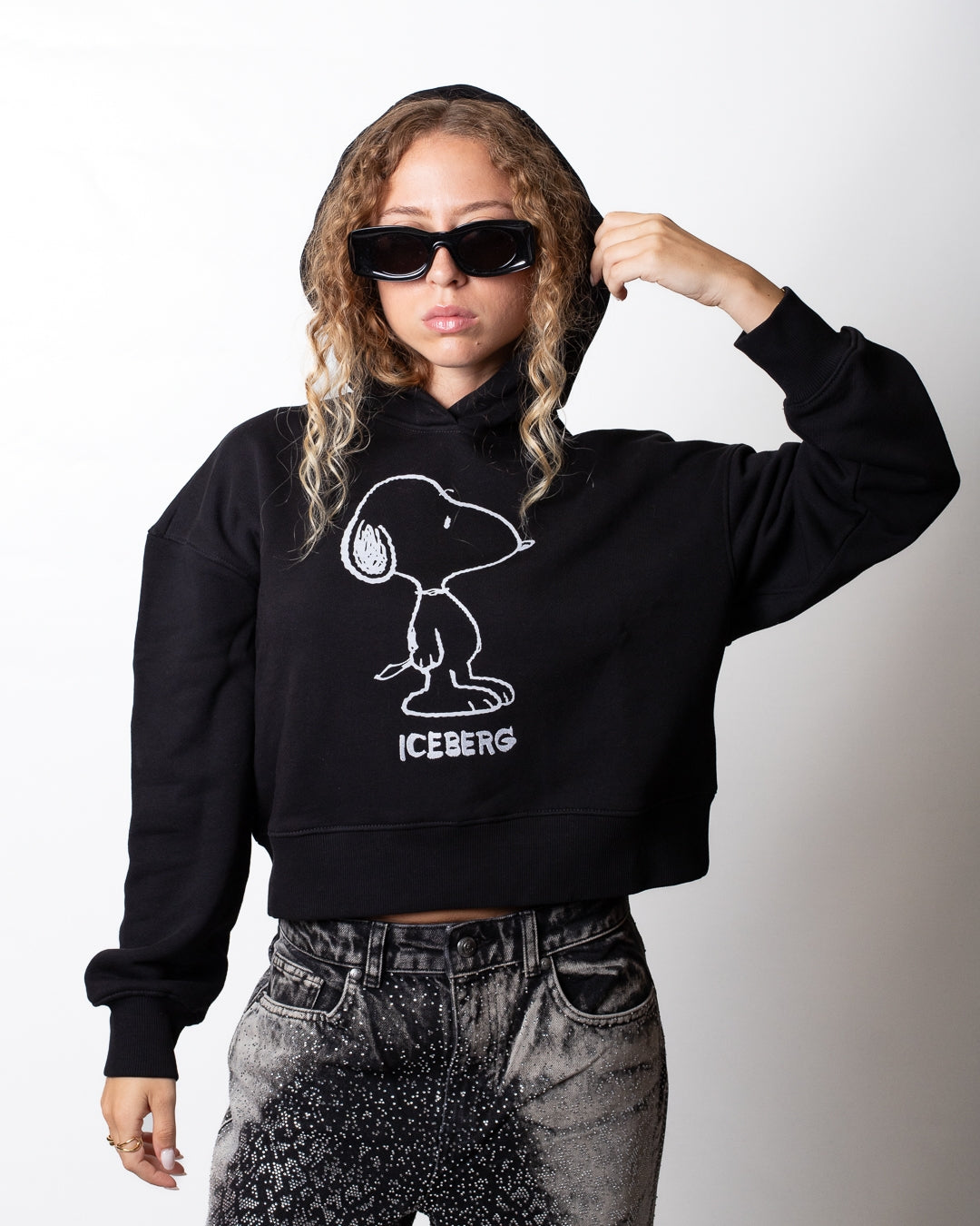 Felpa Iceberg cropped con cappuccio e stampa Snoopy donna