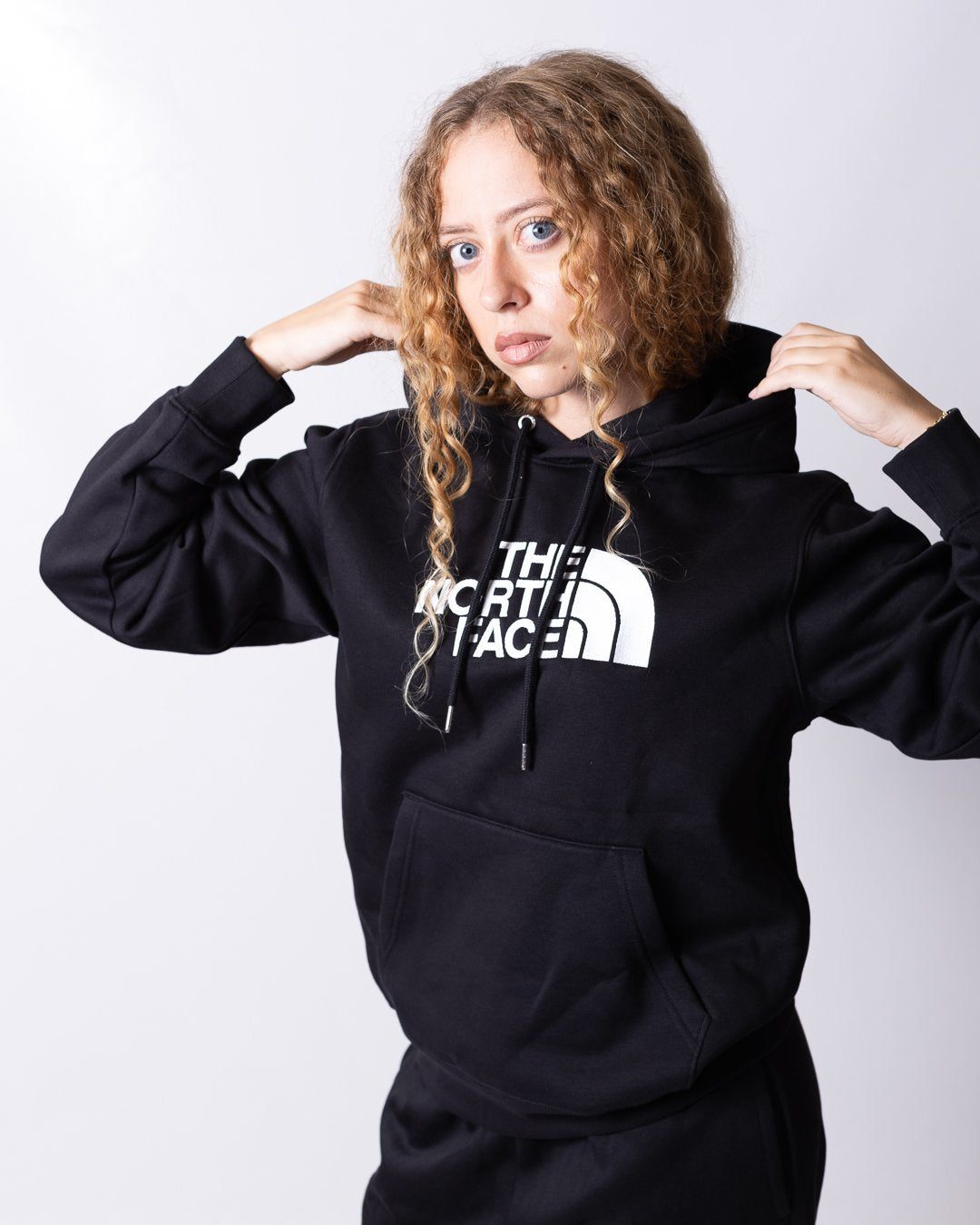 Felpa The North Face con logo ricamato e cappuccio