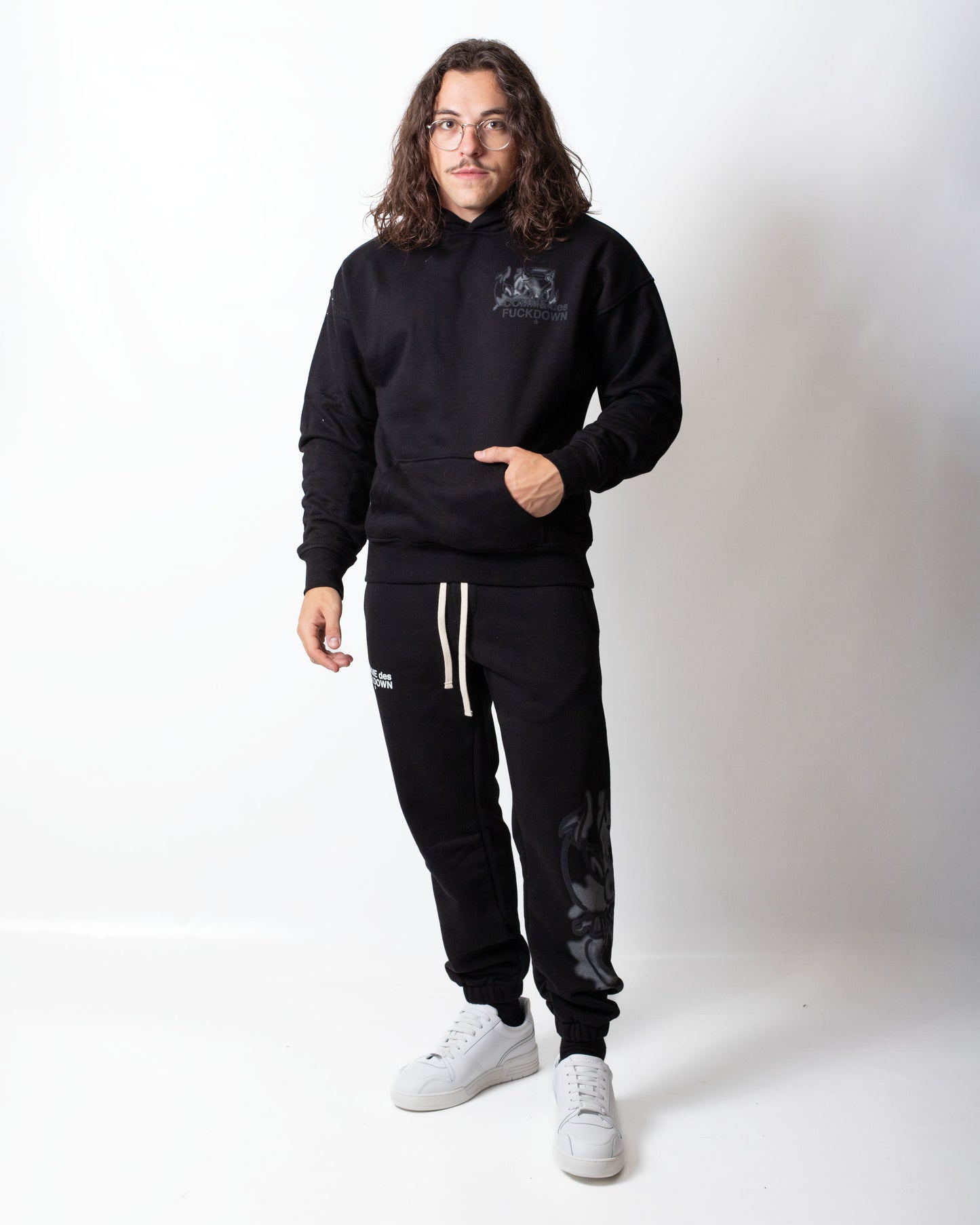 Pantalone Comme des Fuckdown in felpa con logo e stampa uomo