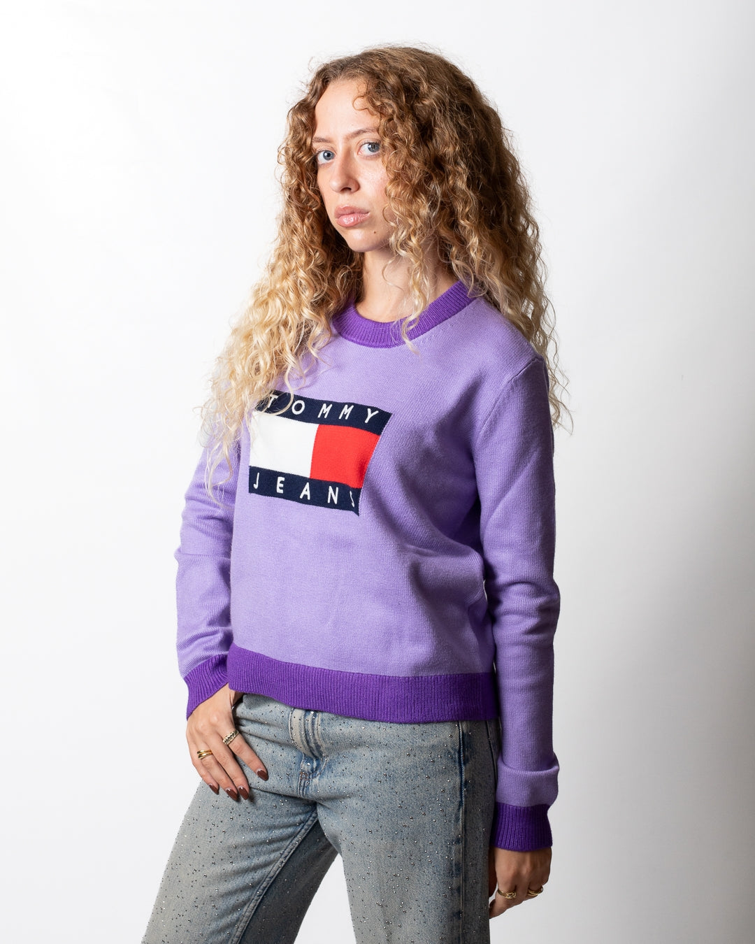 Maglia Tommy Jeans girocollo con logo bandiera donna