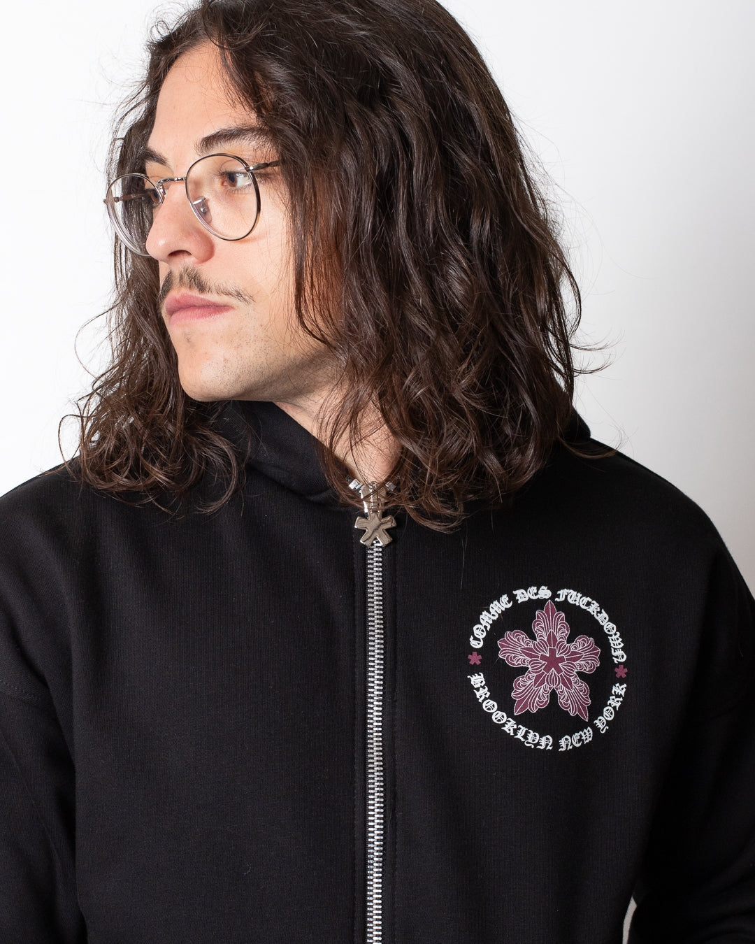 Felpa Comme des Fuckdown fullzip con cappuccio e stampa gothic uomo