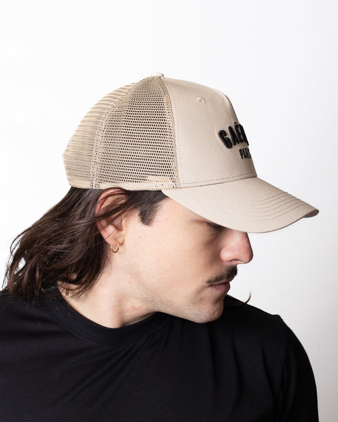 Cappello Gaelle in rete con ricamo