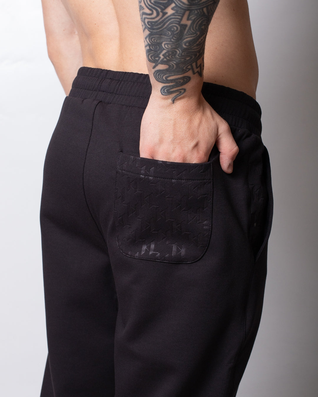 Pantalone Karl Lagerfeld in felpa con tasche jacquard uomo