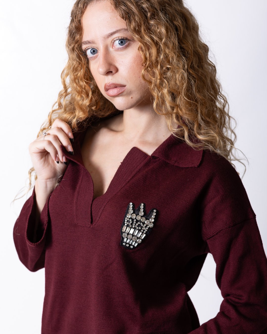 Maglia polo John Richmond in lana merino con patch decorativa