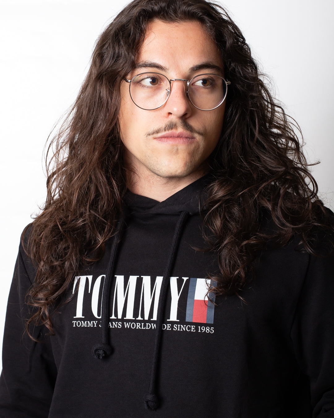 Felpa Tommy Jeans con cappuccio e stampa logata uomo