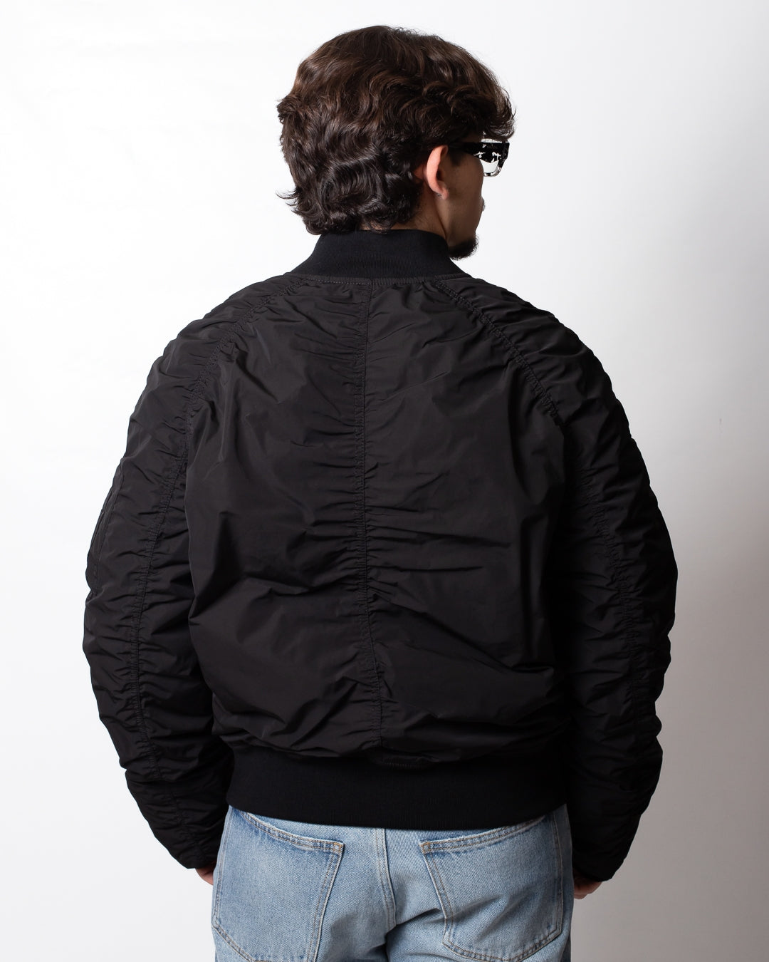 Giubbotto Moschino modello bomber con patch logata