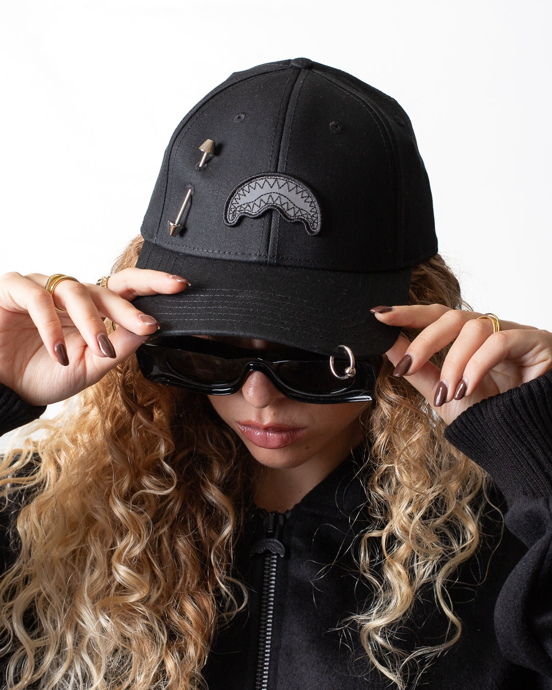Cappello Sprayground "Piercing" con logo ricamato