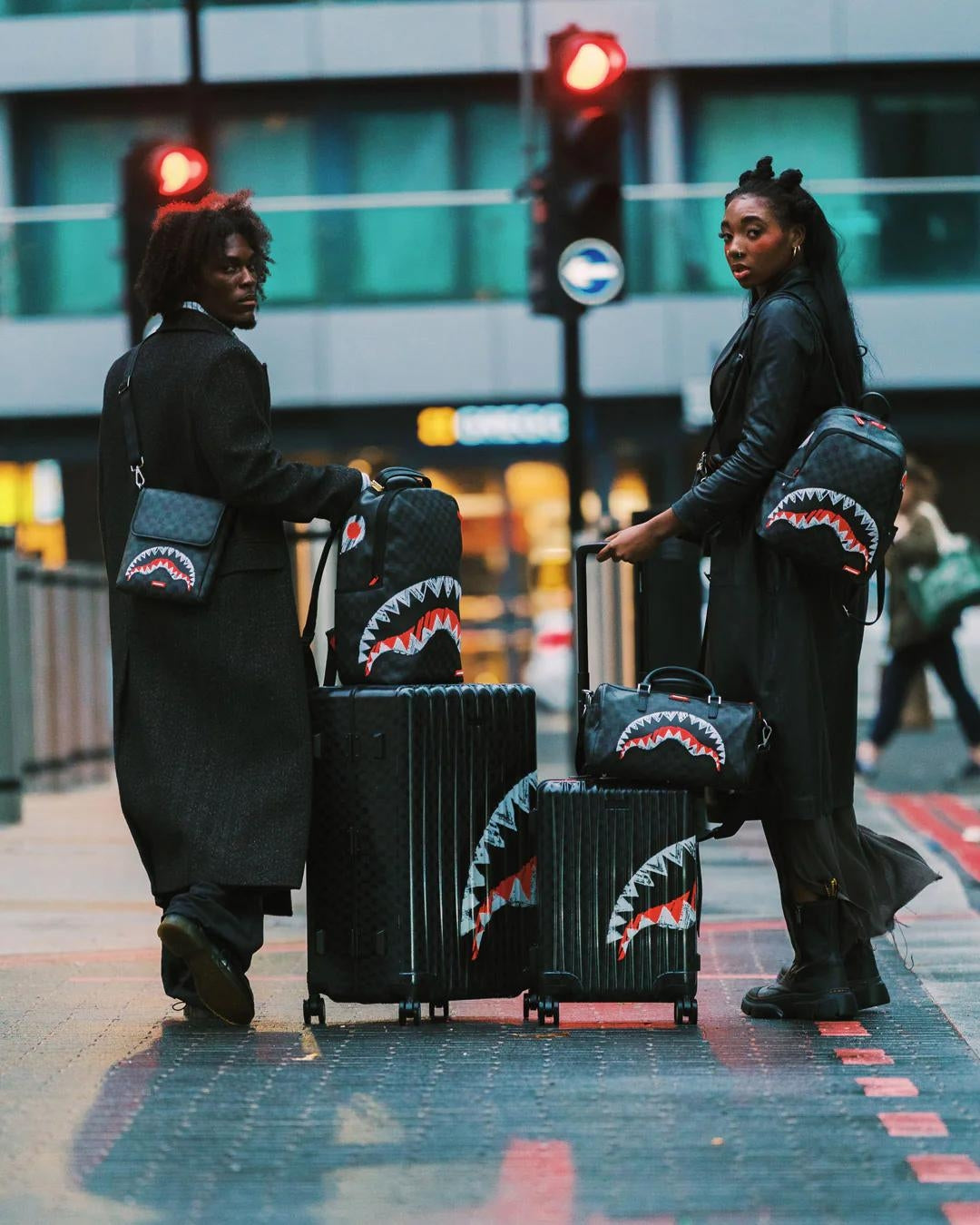 Tracolla Sprayground nero "SCRIBBLE SHARK MESSENGER BAG"