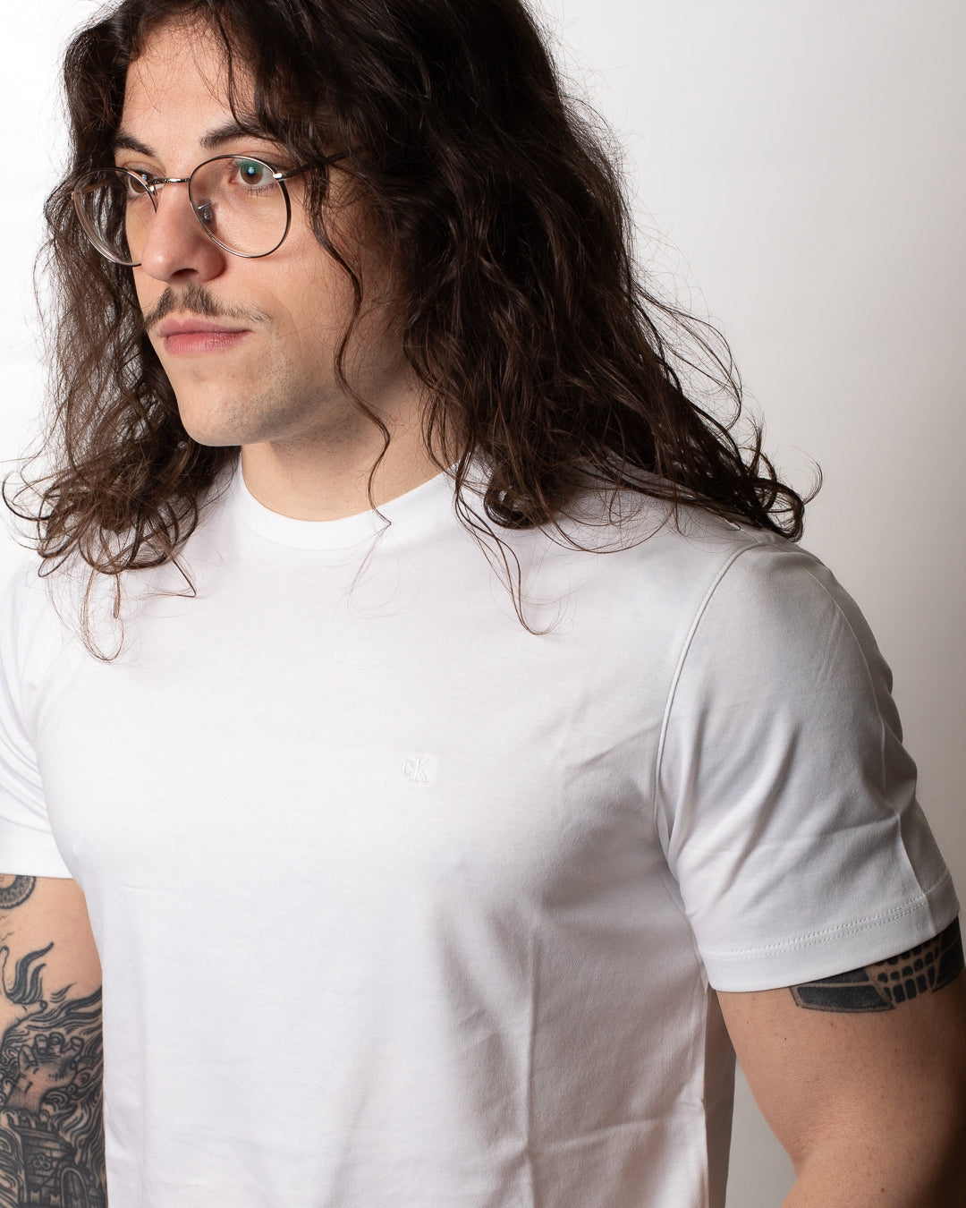 T-Shirt Calvin Klein in jersey con ricamo tono su tono uomo