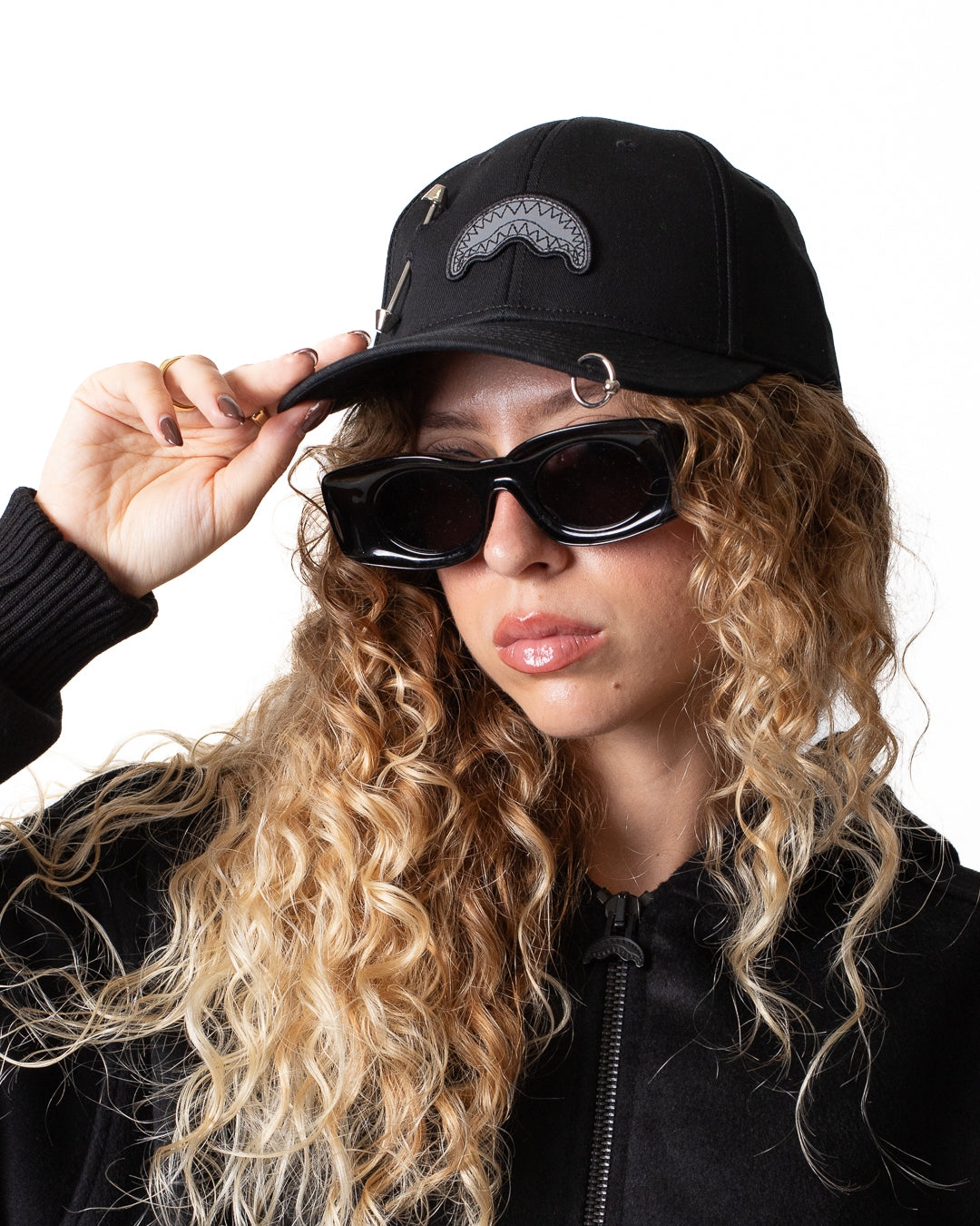 Cappello Sprayground "Piercing" con logo ricamato
