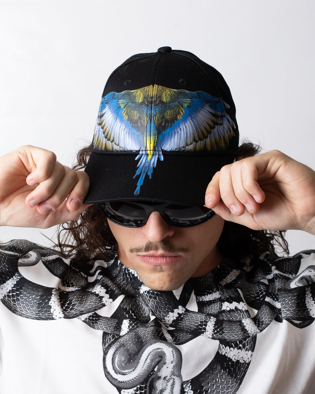 Cappello Marcelo Burlon con visiera "Wings Colorfull Blue"