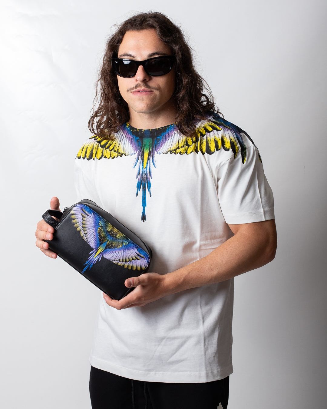 Pochette Marcelo Burlon beauty in ecopelle con logo wings colorfull