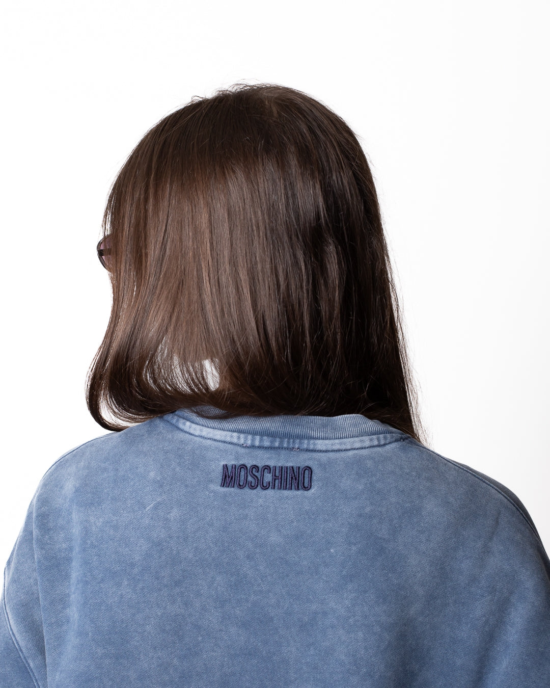 Felpa Moschino "Smiley" girocollo con borchie
